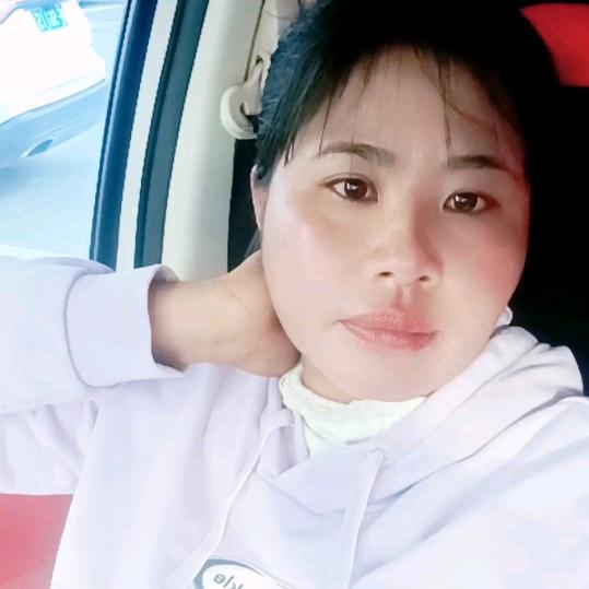 刁美美