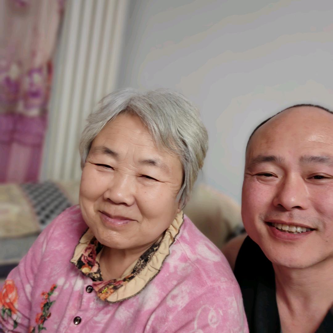 (*^ω^*)烟似寂寞酒似愁