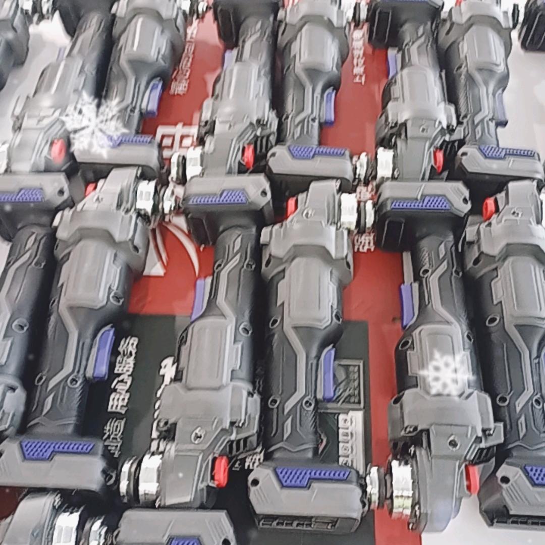 💰🍓🌸打螺丝扛把子👣