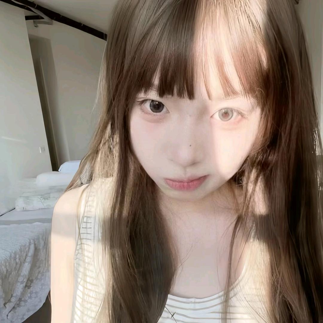 胖咩咩的大兔子.