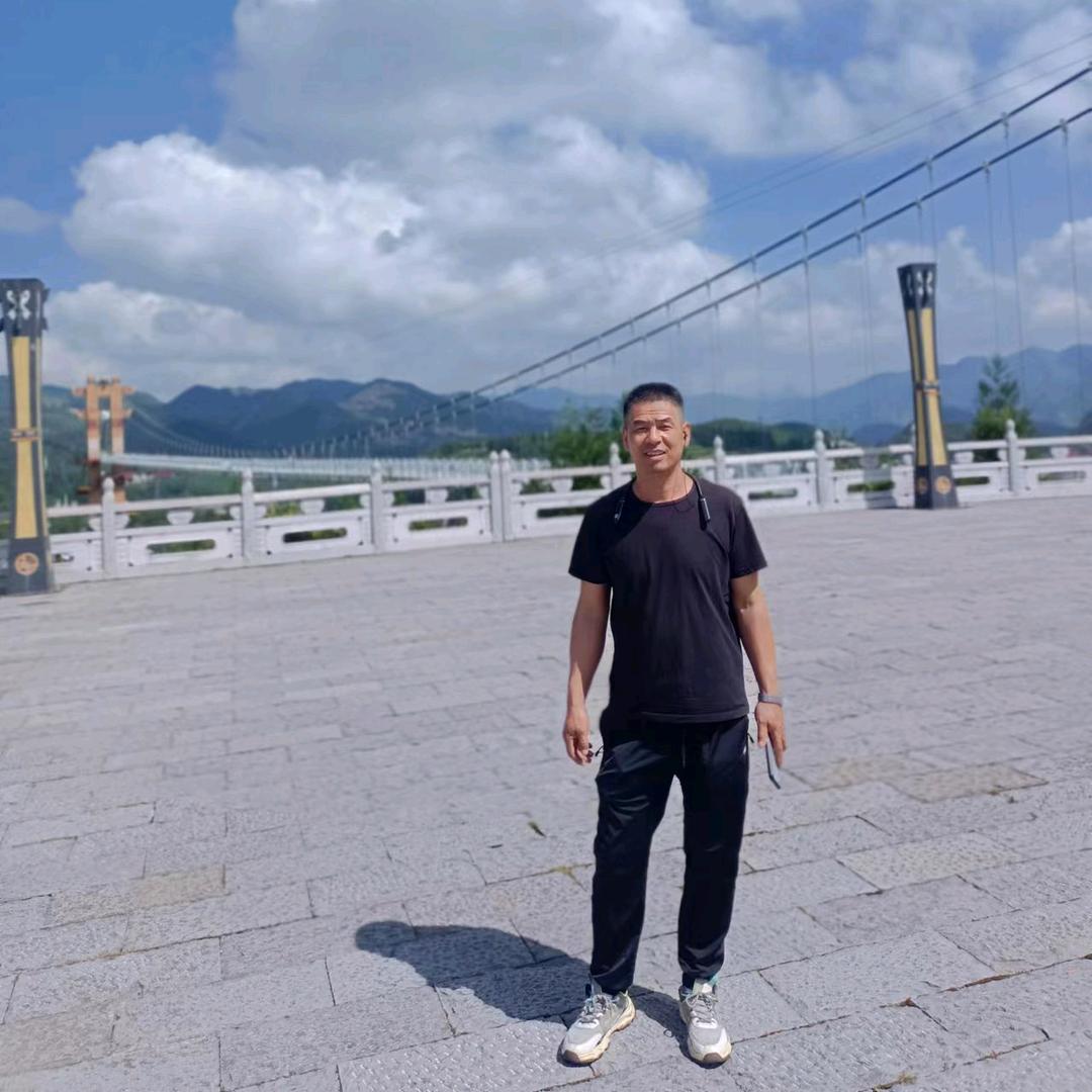 除了坚强别无选择