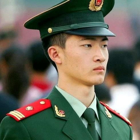 军官