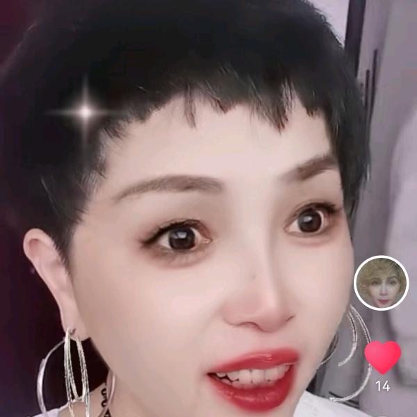 自由翱翔凯撒皮草