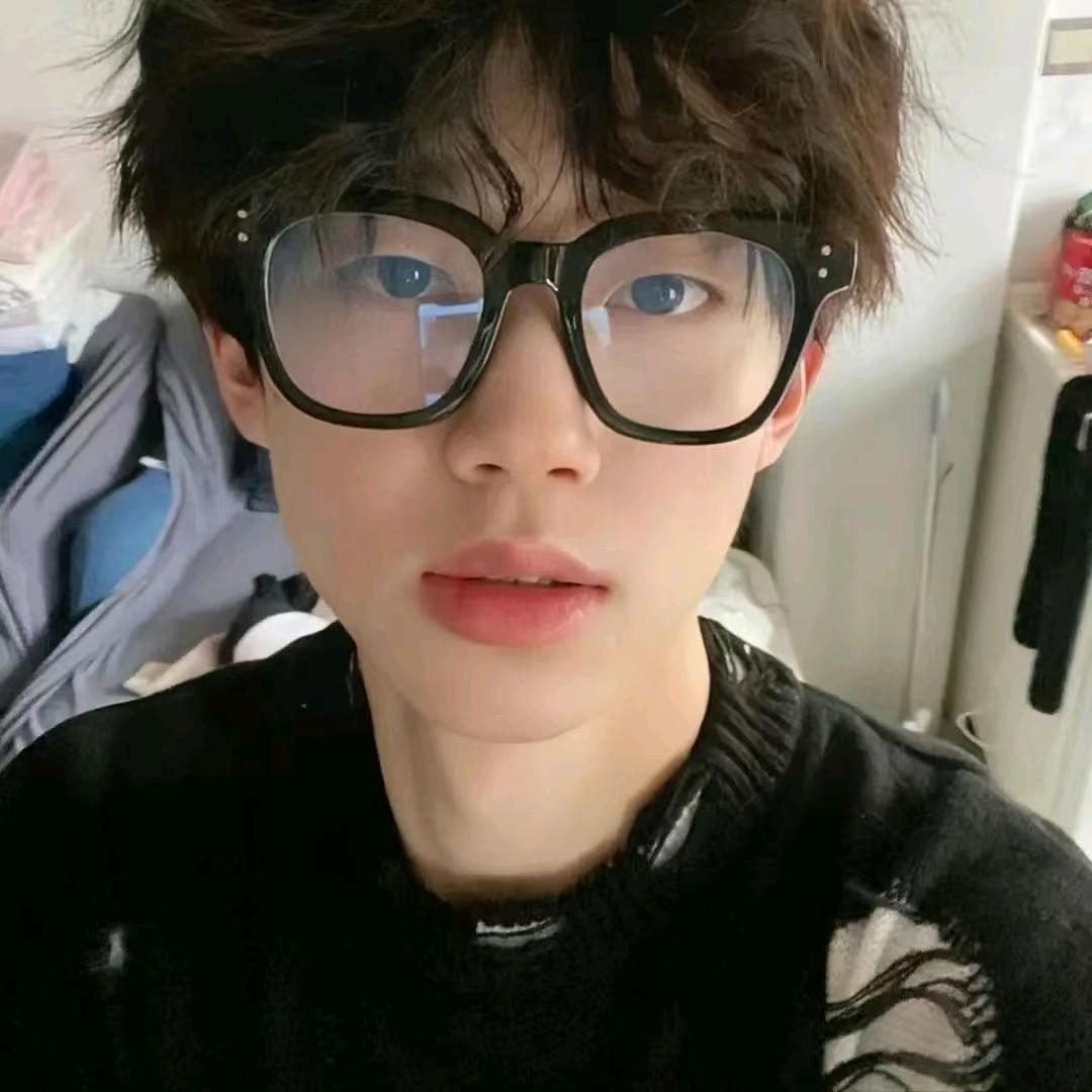 漓月潇