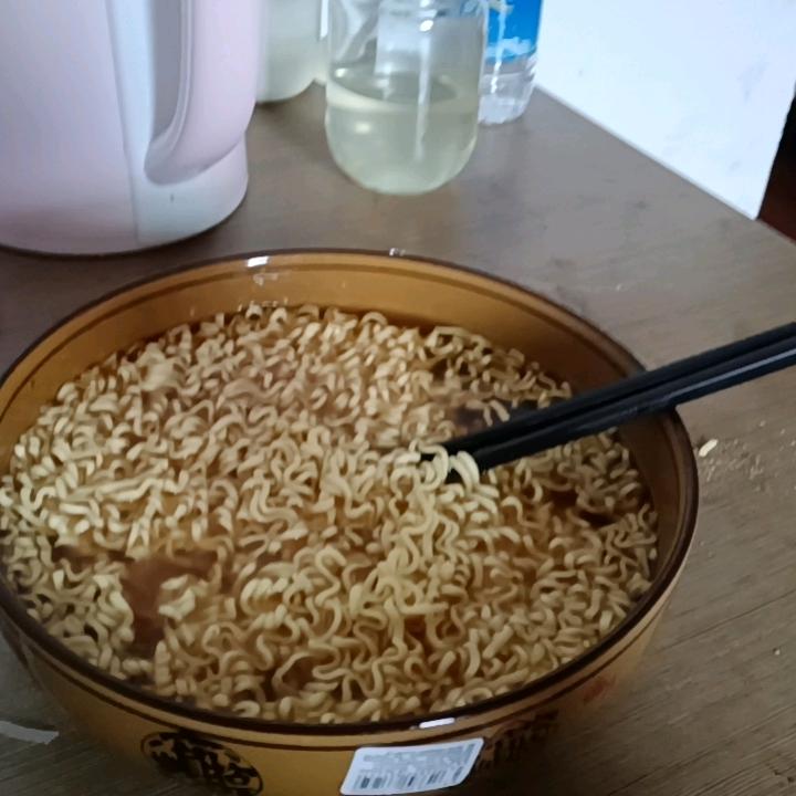 别给自己戴高帽子