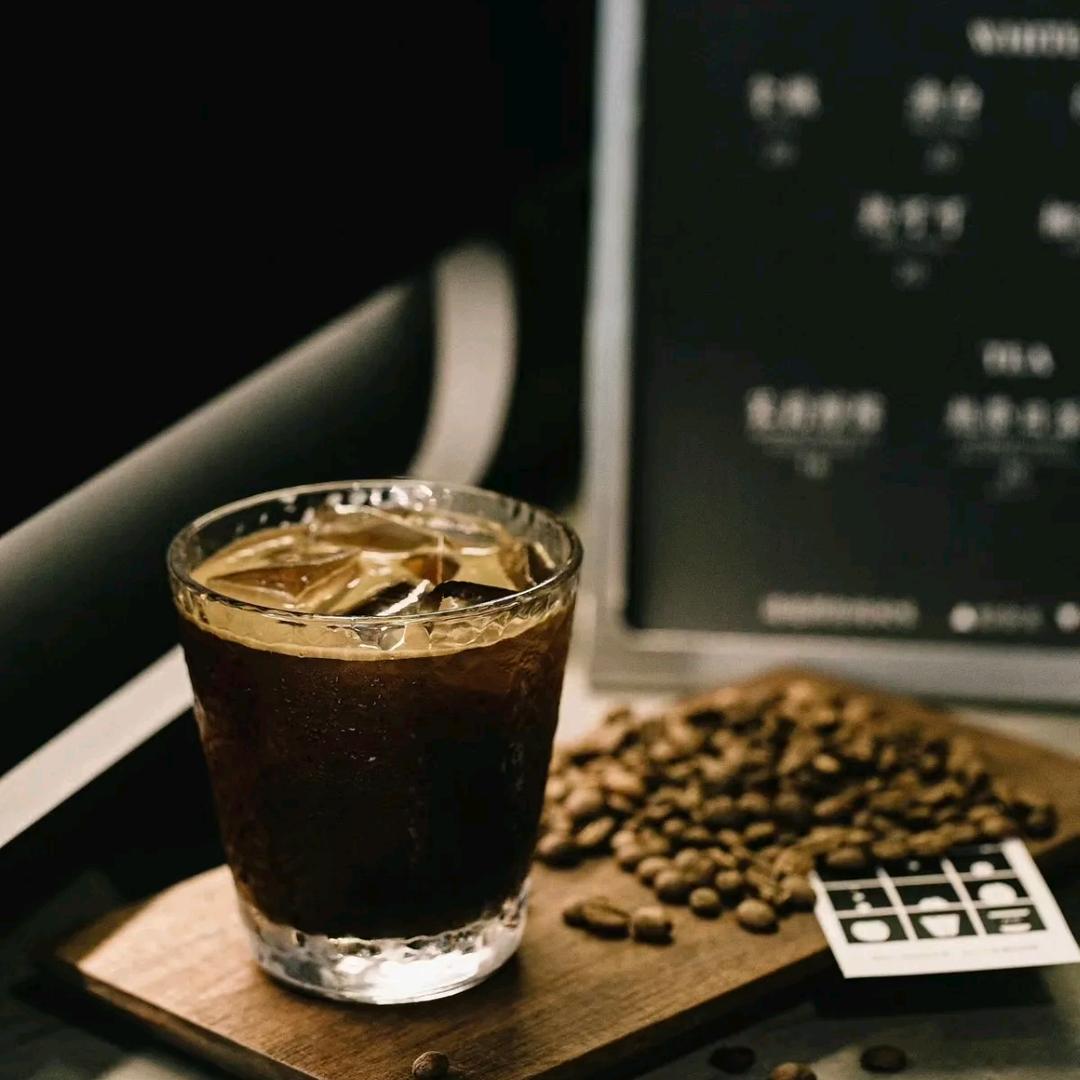 一杯冰美式
