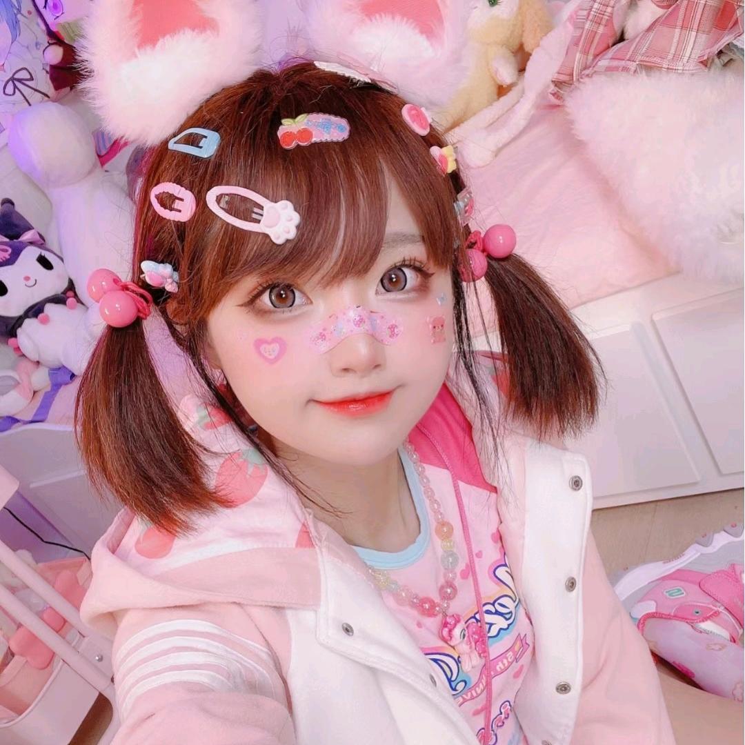 小草莓seeu💕