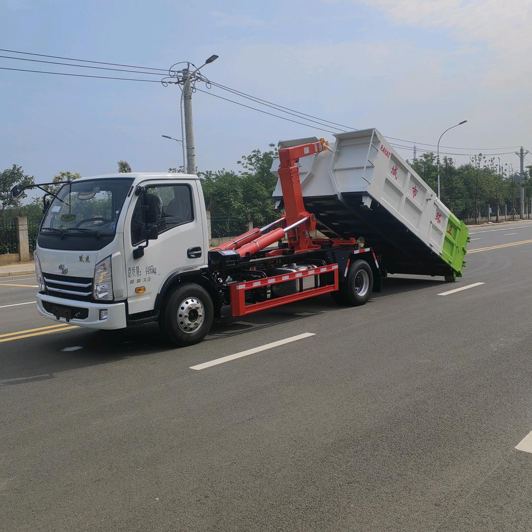 勾臂垃圾车厂家-邓（瑞雅特）