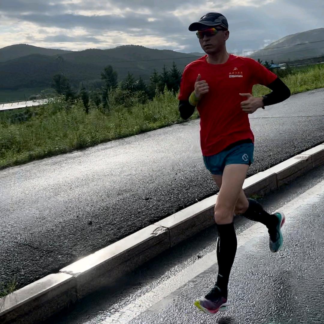 俊采星驰mjy-马拉松跑者
