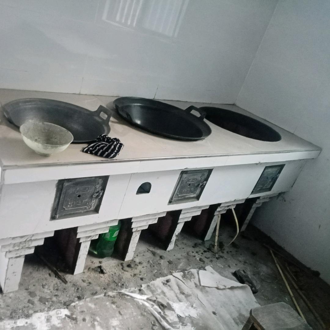 专业盘锅灶！做地板砖厨柜！水电家装