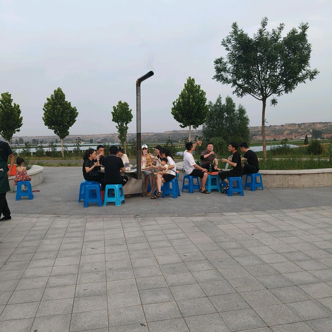 河津流动铁锅炖亮兄