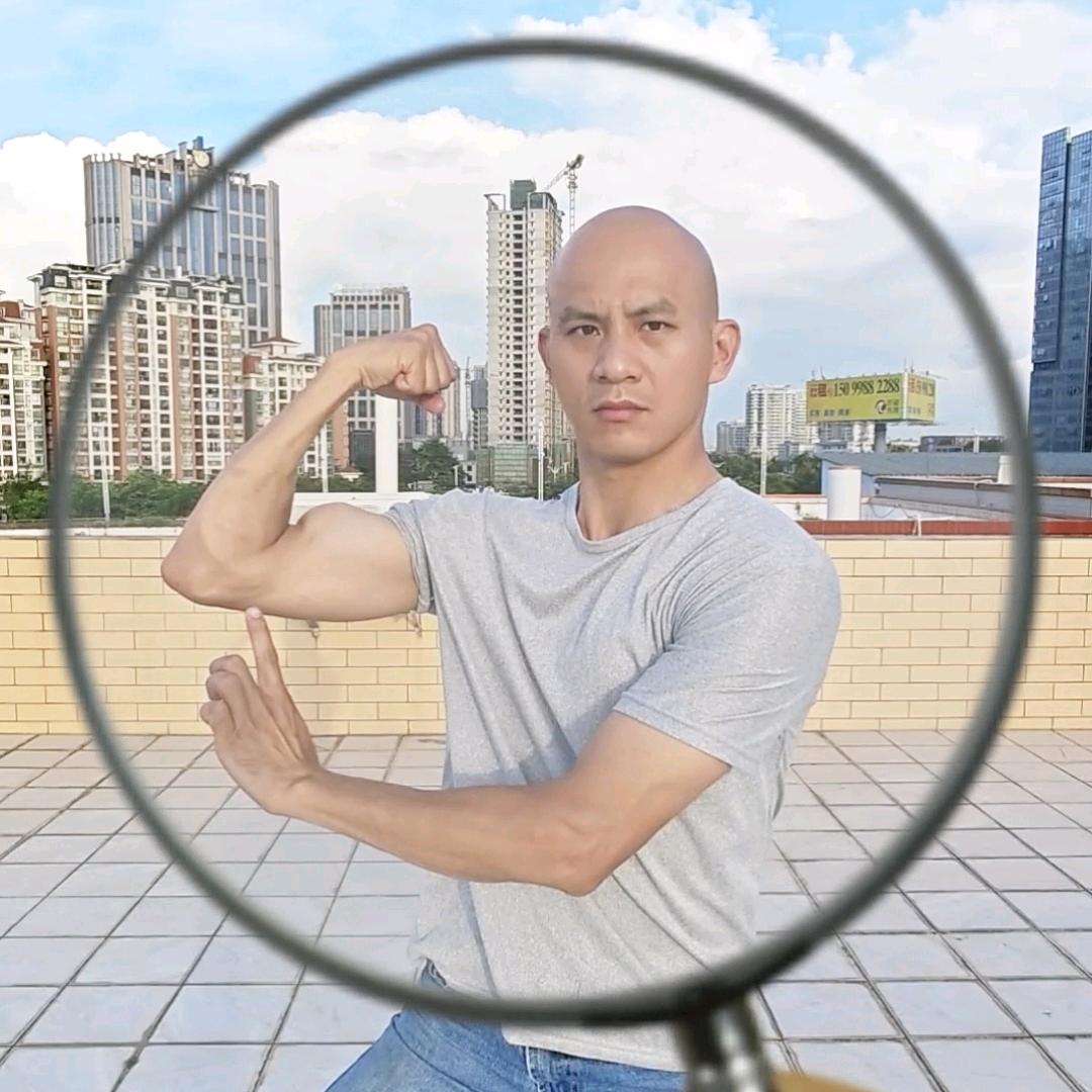 光头伟