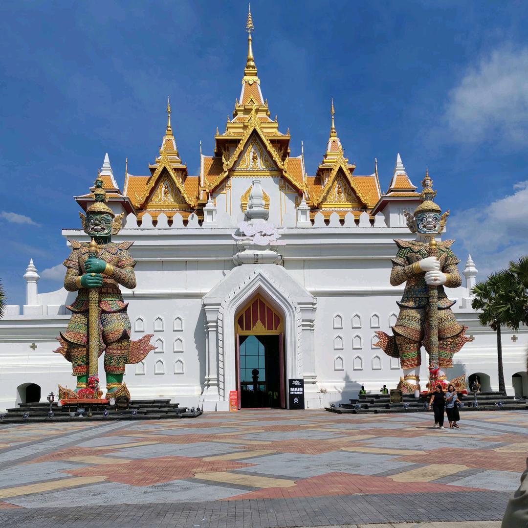 来自广东，闯荡江湖。