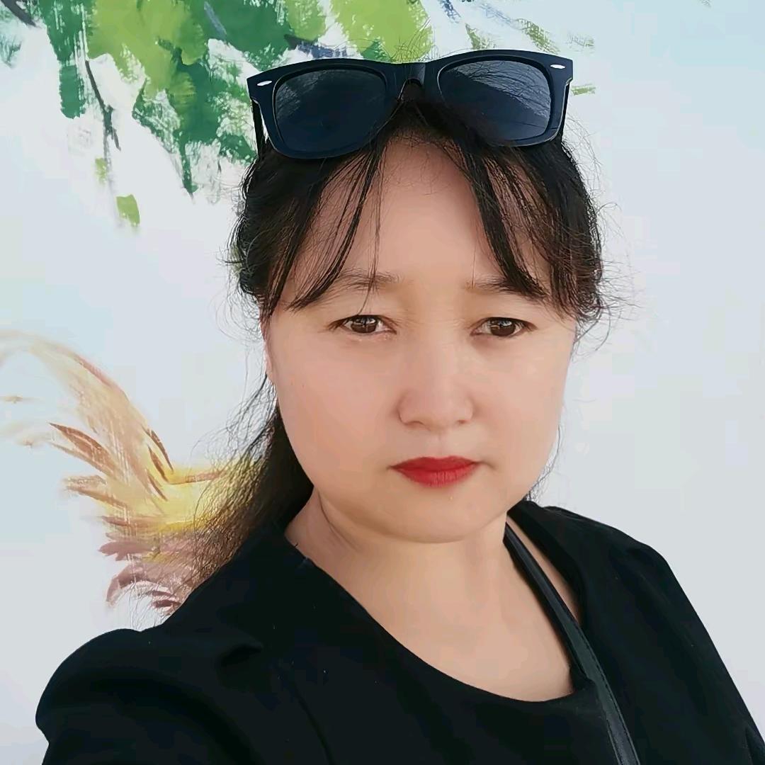 晓庆（聊天听歌做手工）