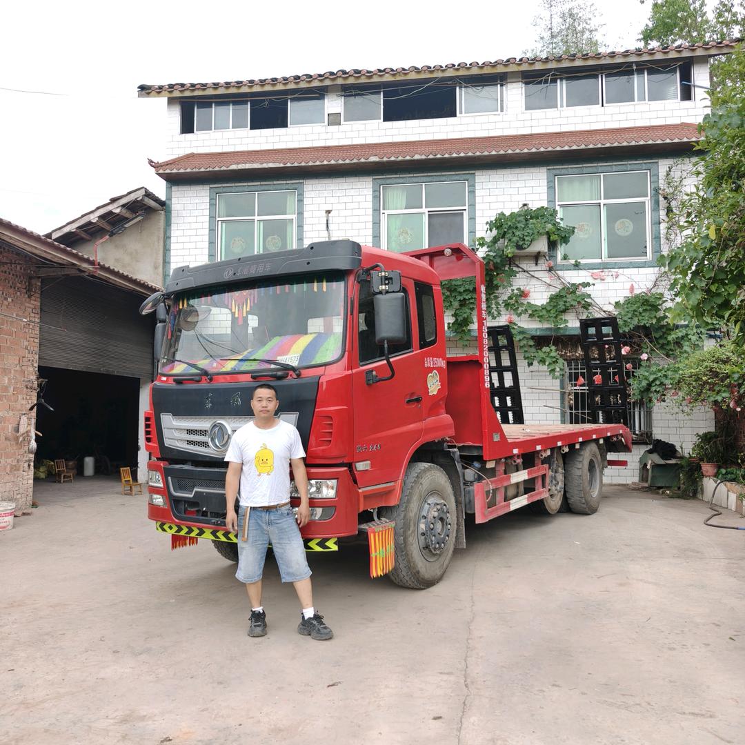 兵哥二手拉挖机板车