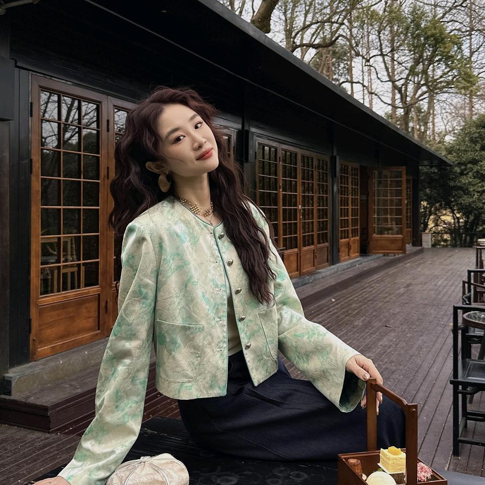 三吉黑花女装铺子