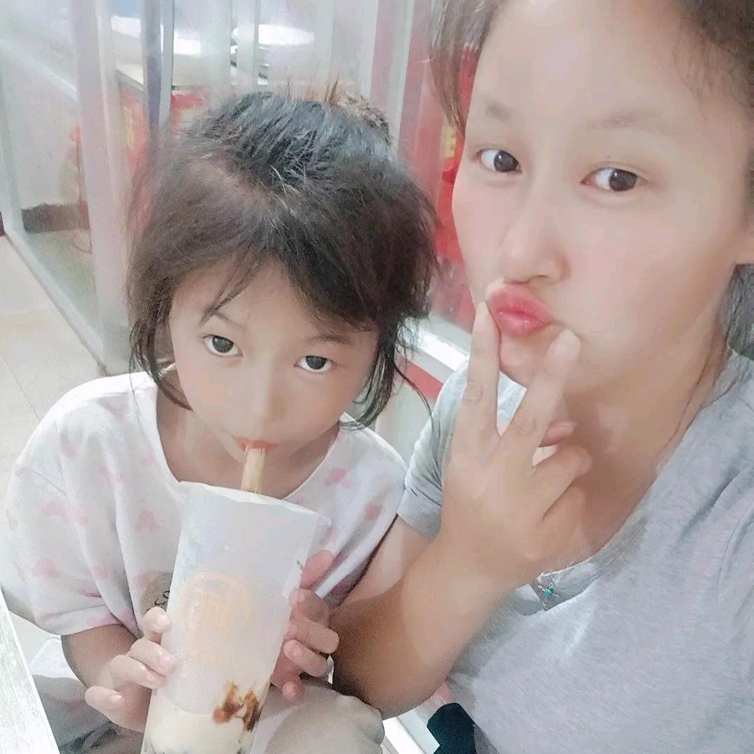 查爷离婚带2女儿《离婚2年半》