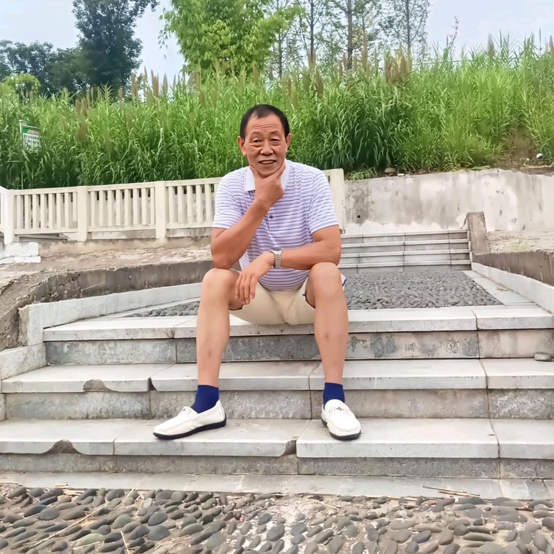 肖华