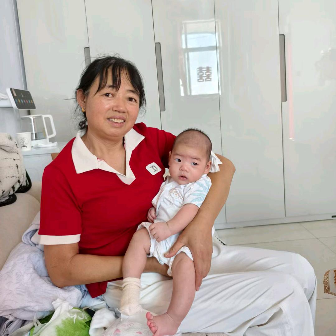 富县家政，有给老人请保姆电话连系158