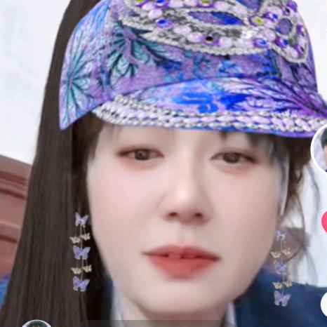 红子，晚上七点半钟开播