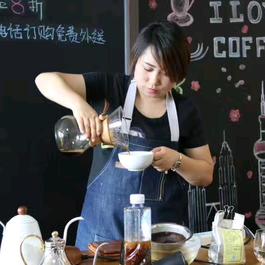 爱喝咖啡的小丸子