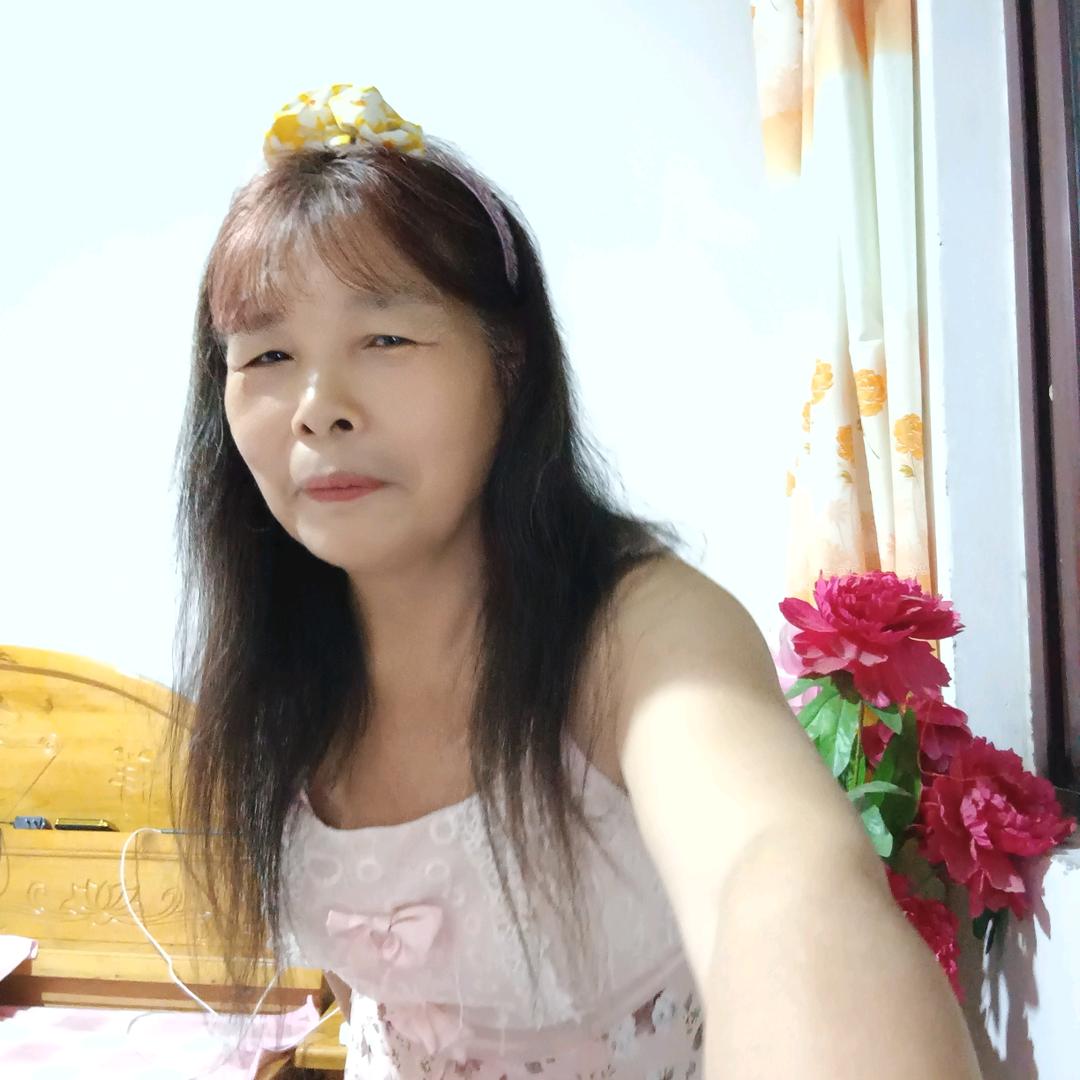 单身刘姐，晚上11，30开播，