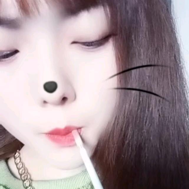 做一个爱笑的女孩，运气不会差❤️