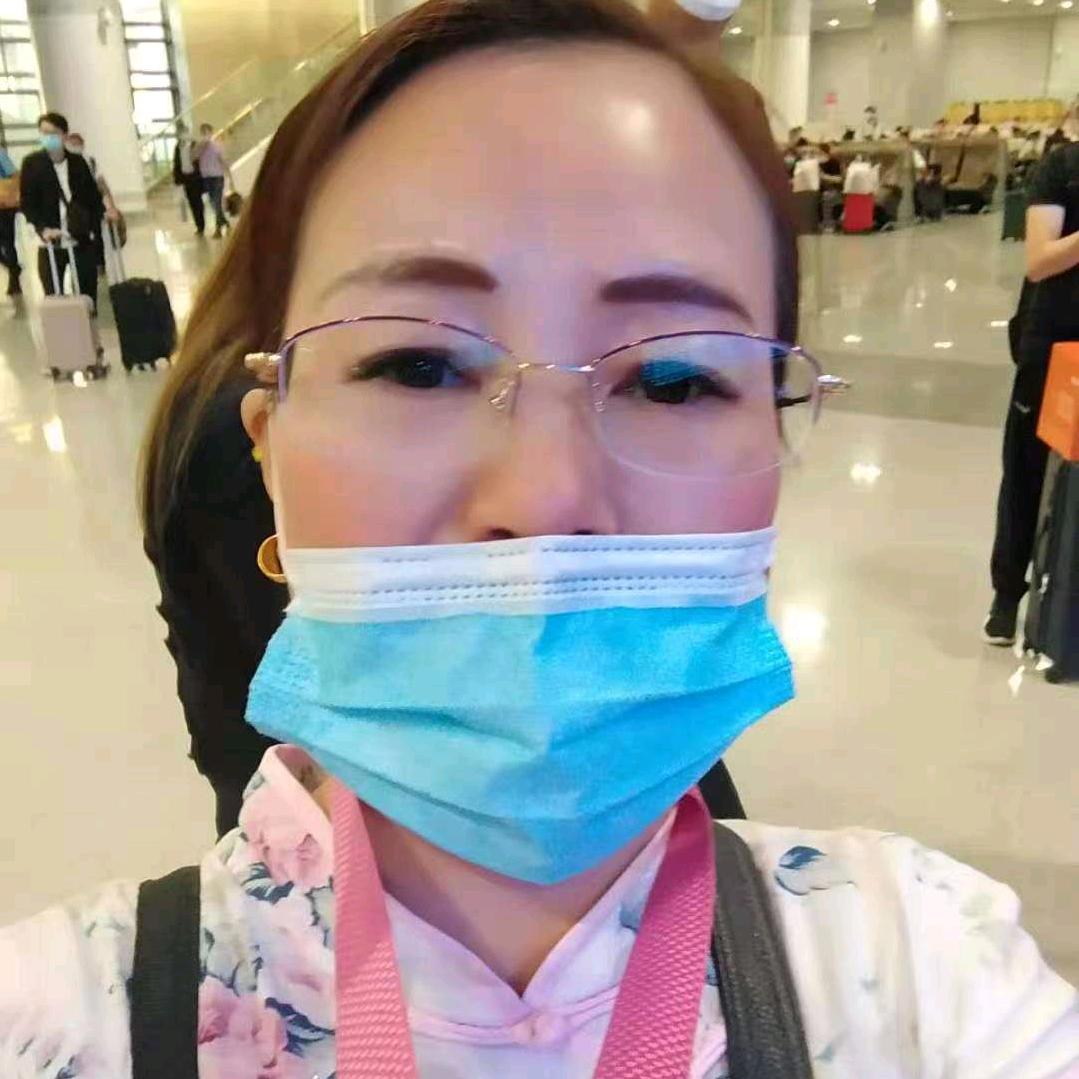 老奶奶带娃娃