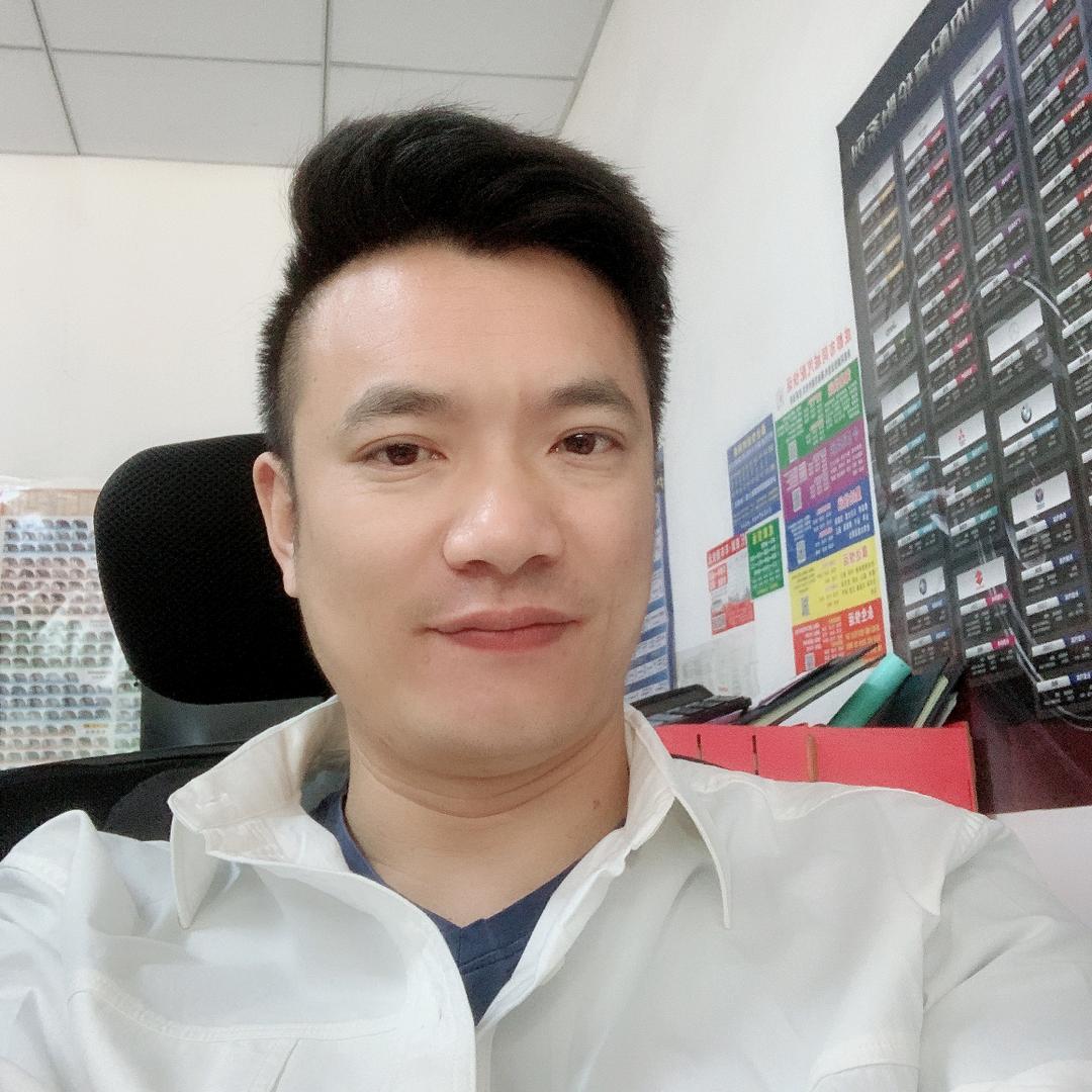 阿伟卖轮胎
