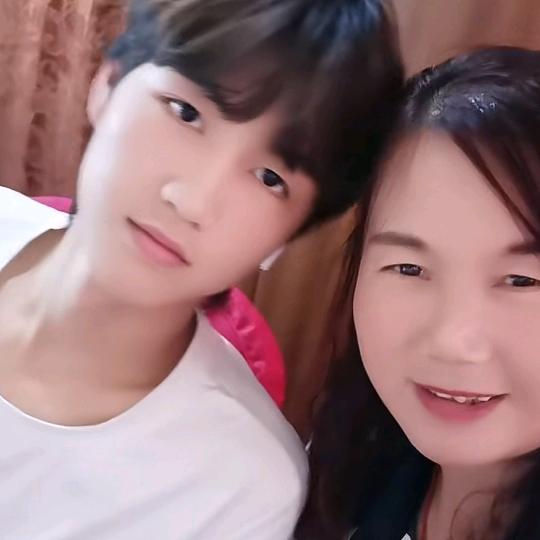 亲们大家好我是蝶恋花