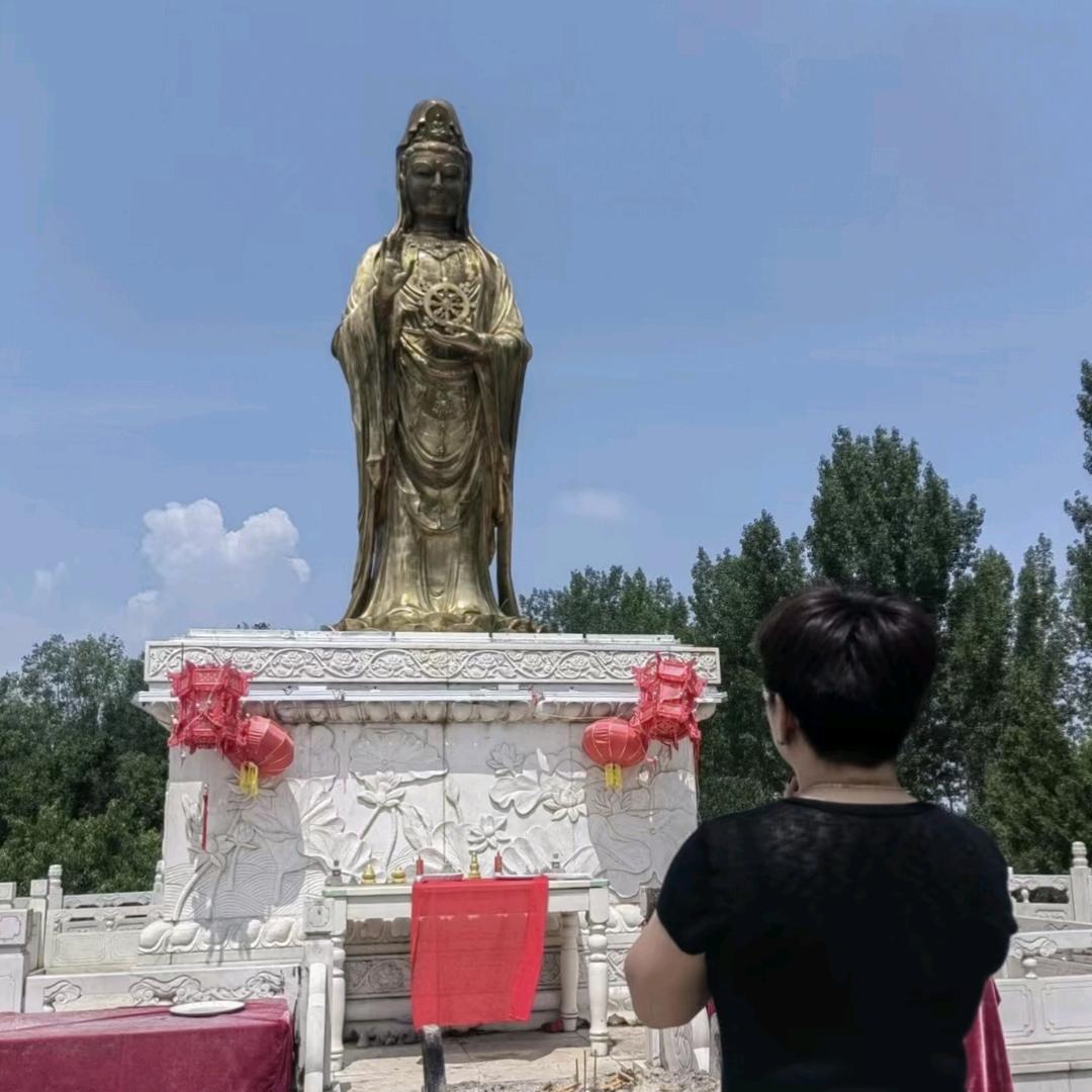 十八里《精品屋》女装 邮政斜对面