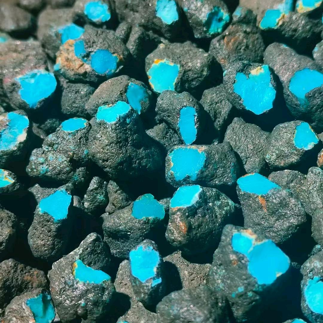 修缘原矿绿松石