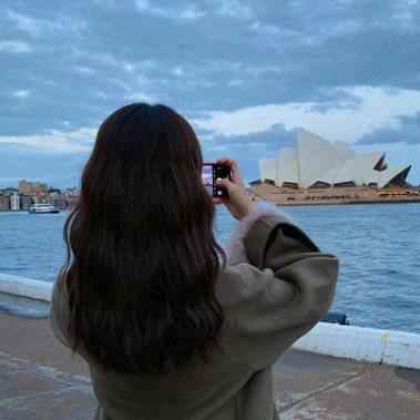 |｡･㉨･)っ♡月影