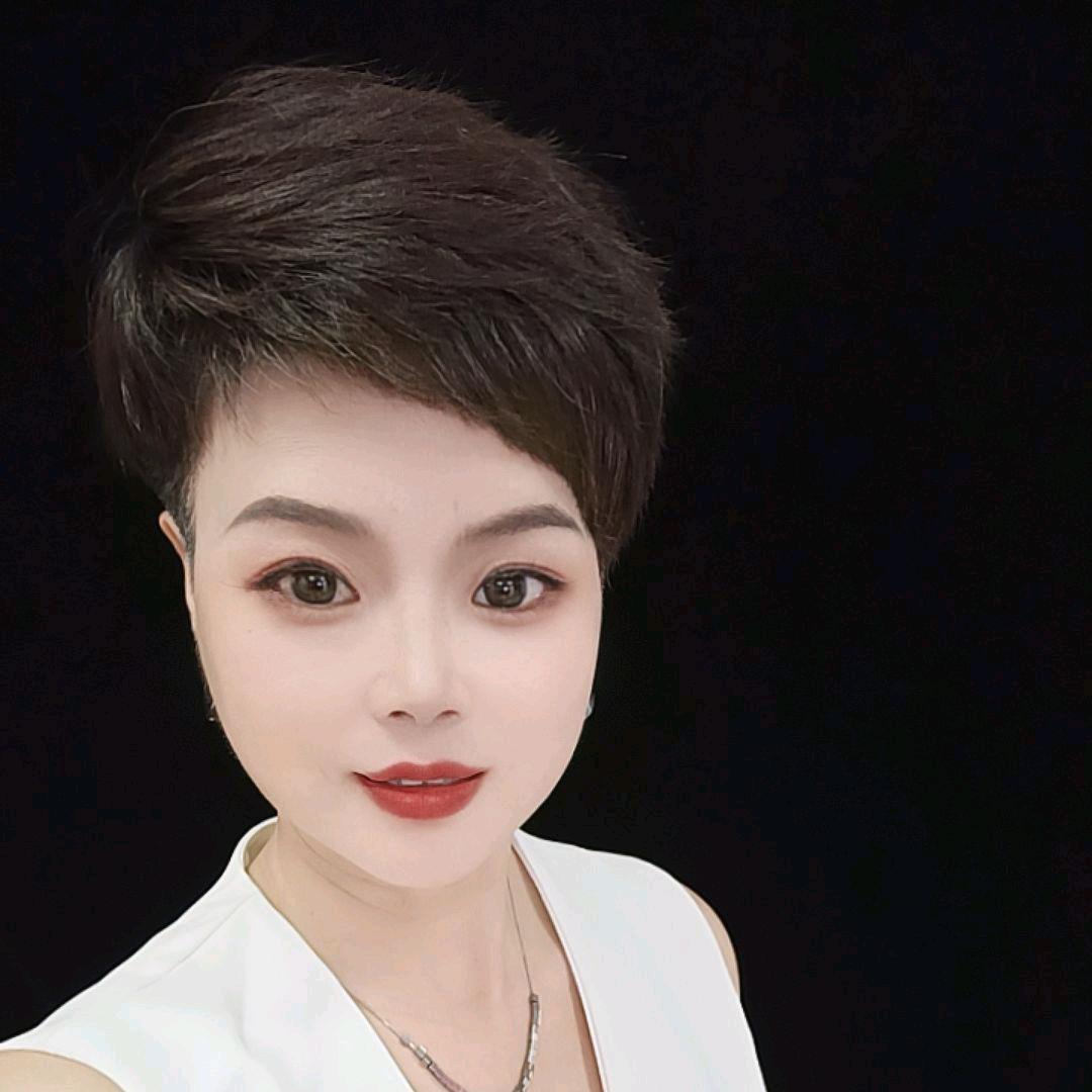 发型师小红