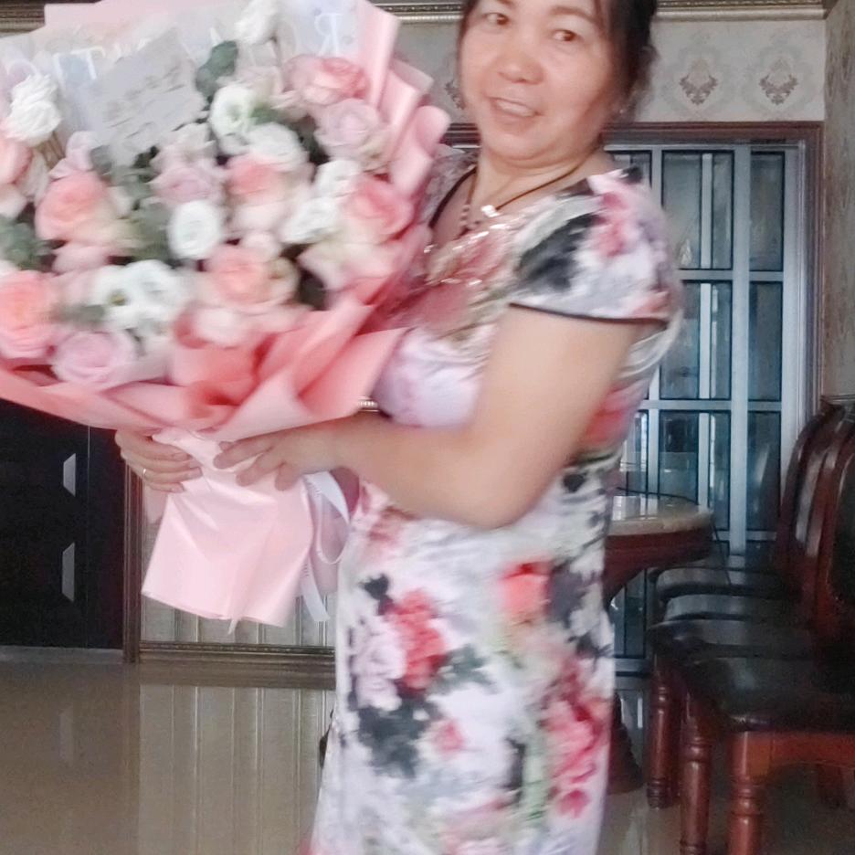 农村英姐，晚上8点10首播