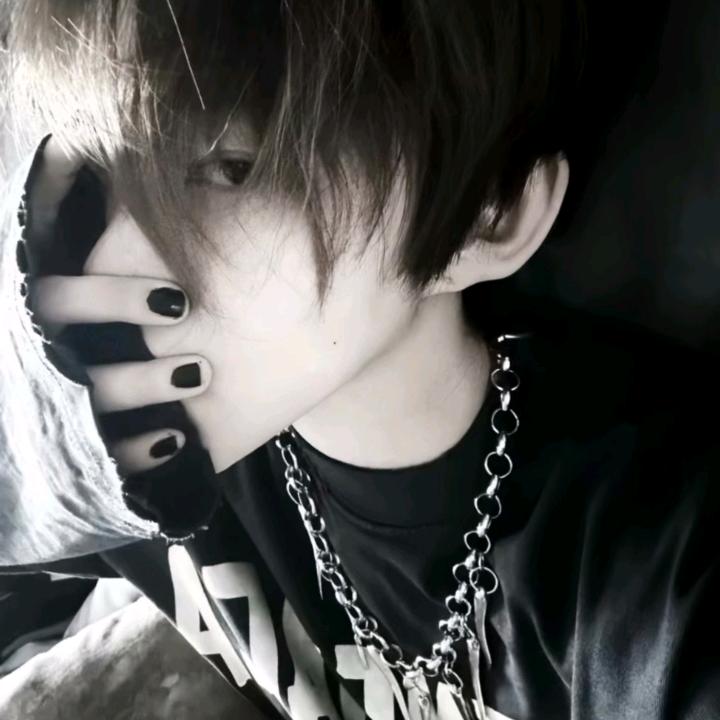 耳骨钉