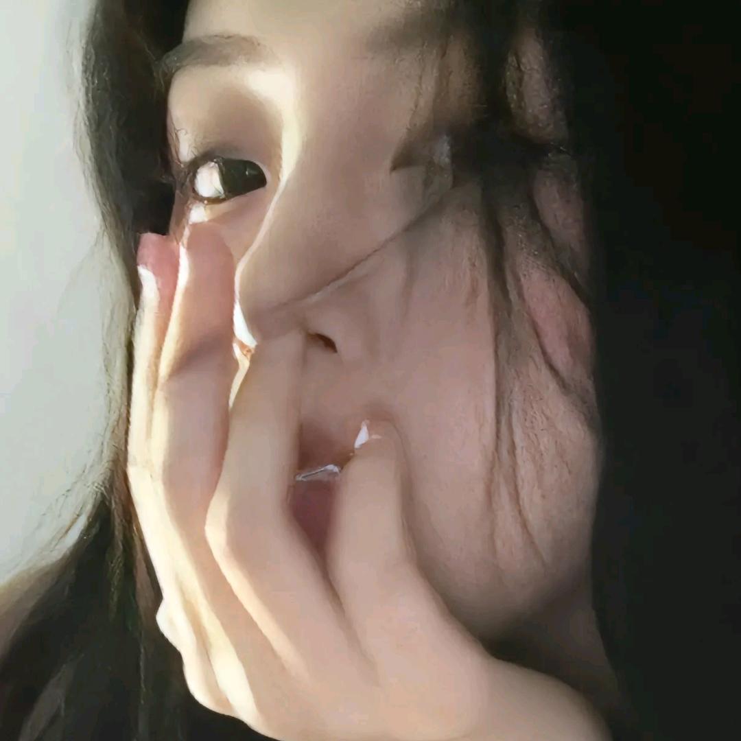 李佳怡