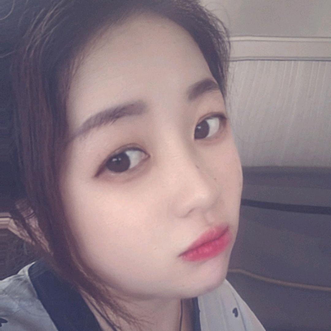 {小謎糊.]