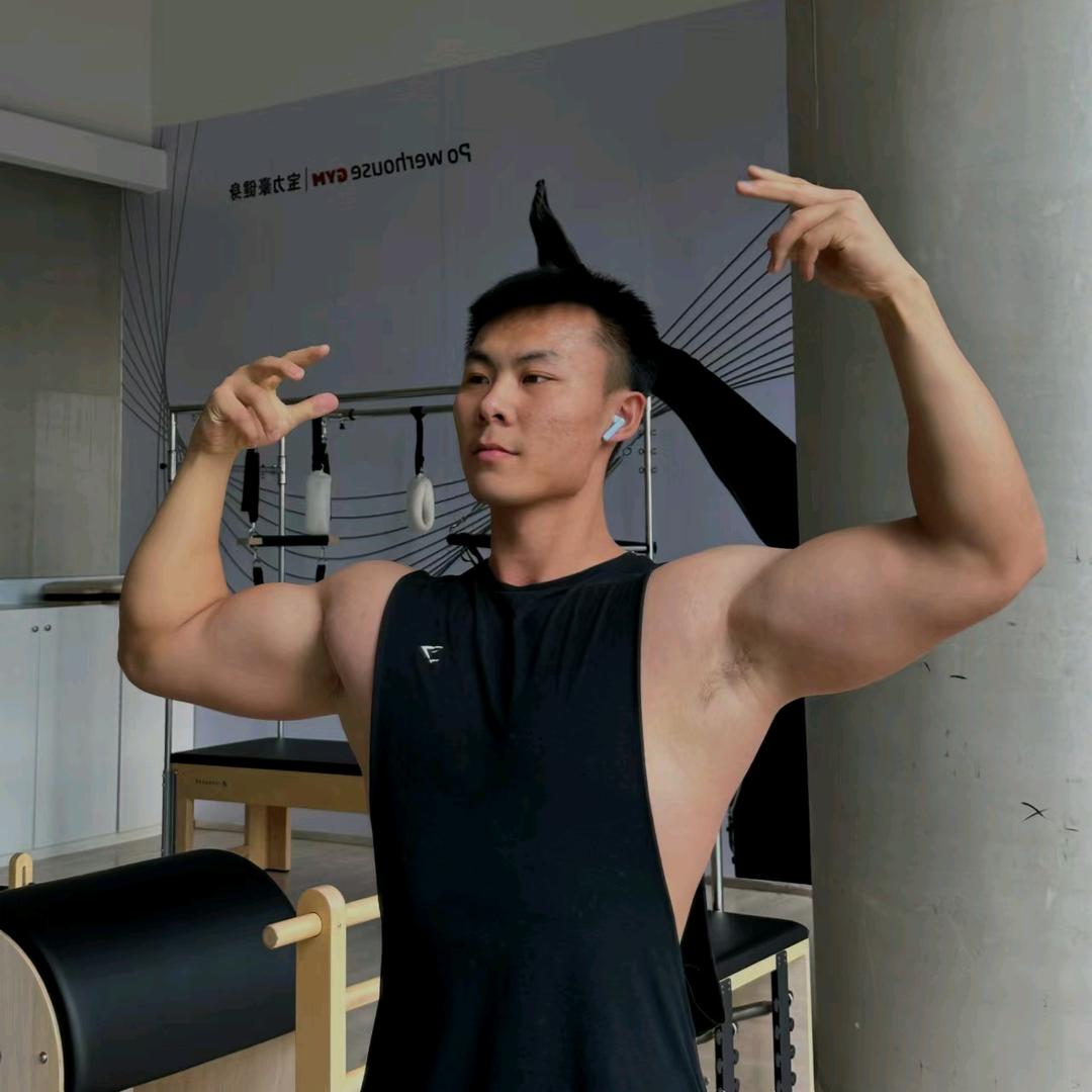 宝力豪健身教练谢承哲