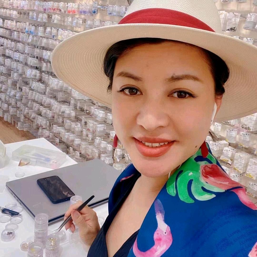 安娜爱华子