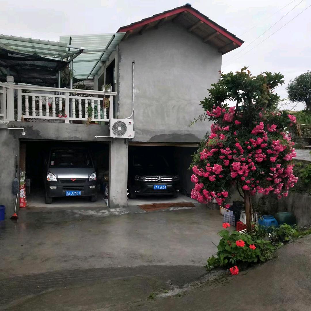 别人屋檐再大都不如自己有把伞!