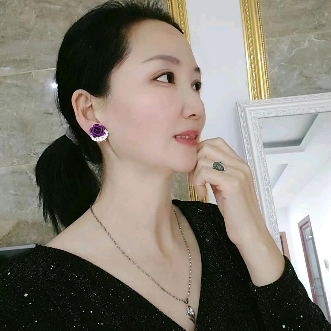 小丫丫。