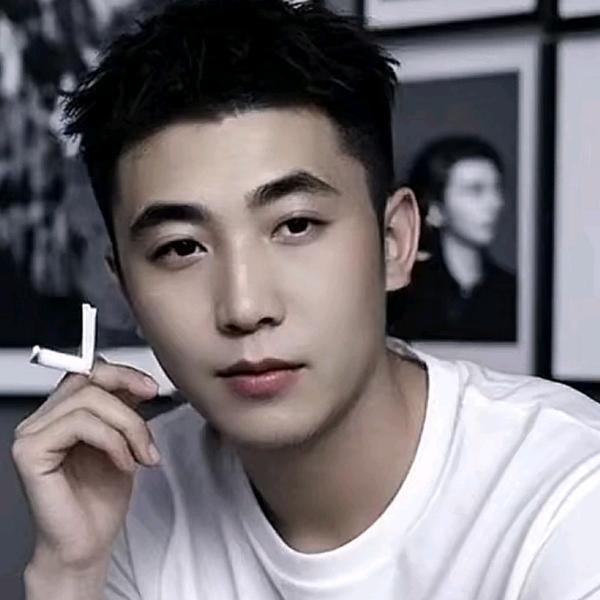关ℳ̶̶̶̶你♡̶҉什么事ღ᭄Immig