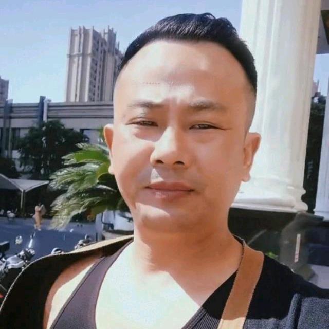 熊冰.