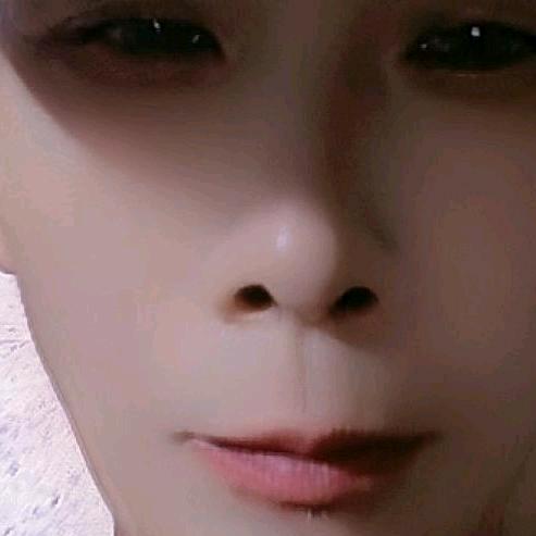 雷银兴。晚上20。30分开播。