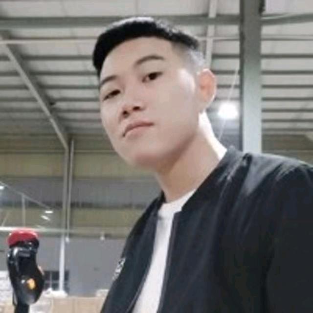 {朱爸爸-_-|}