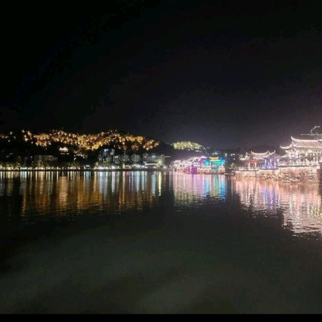 海阔天空。