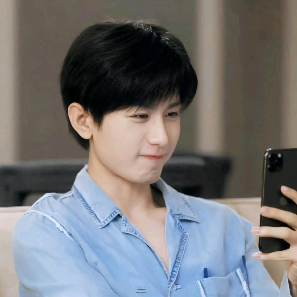 傅诗淇圈外女友（见过成毅真人版）