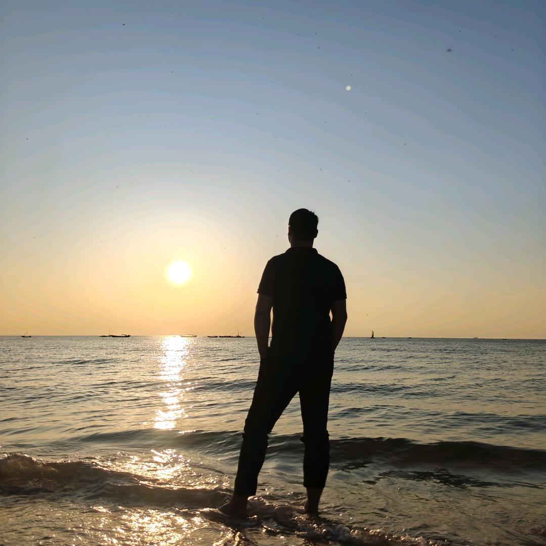 知唔-𝑨𝑽𝑨𝑳𝑶𝑵