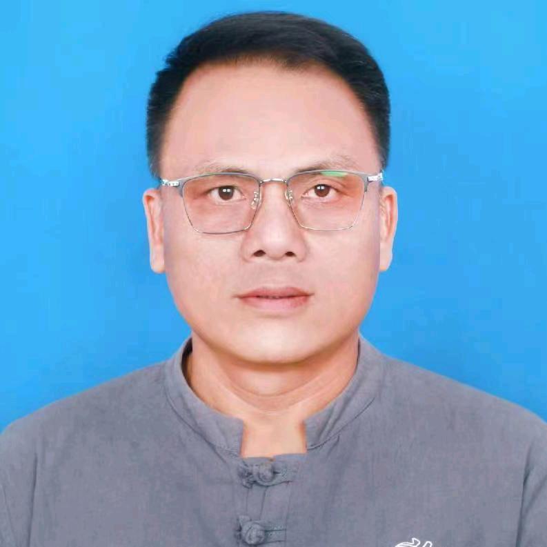 信丰成龙综合素质教育基地赖校长
